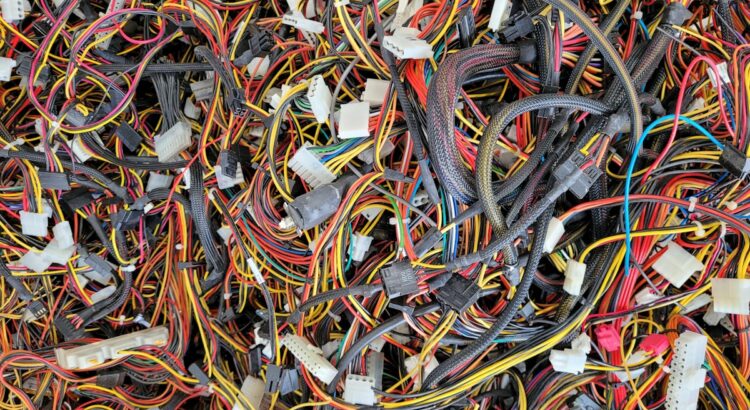 a pile of wires and wires in a pile